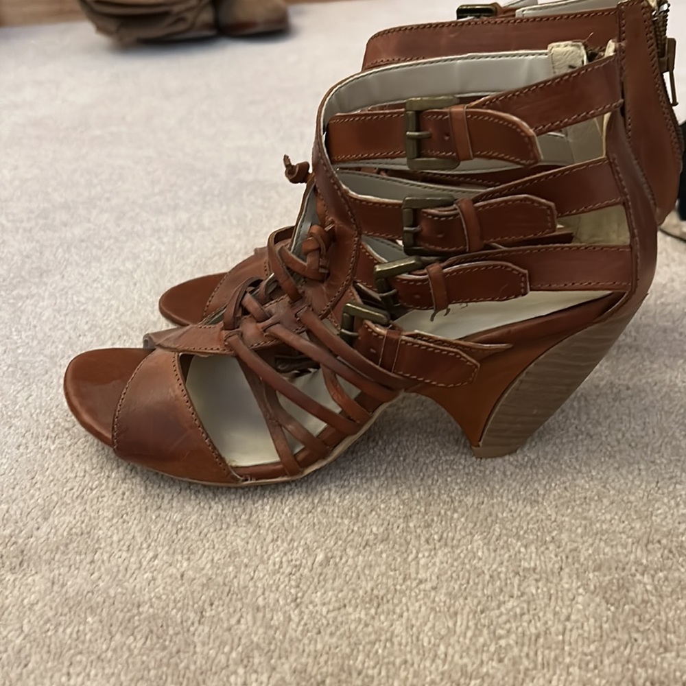 Like new. Never worn. - Picture 4 of 5
